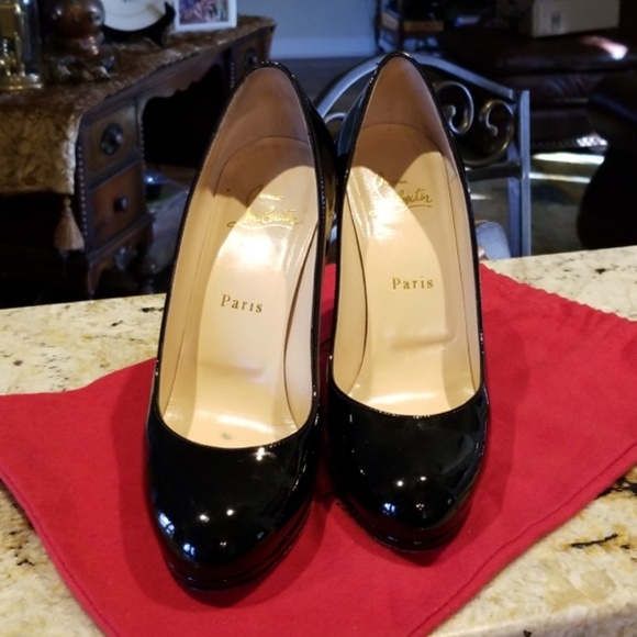 Christian Louboutin Shoes - Christian Louboutin sz 37 "NeoFilo round toe pump